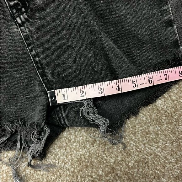 Tori Mom Jean Shorts Distressed - Picture 2 of 7